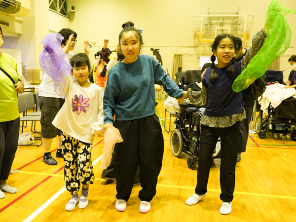 盆ギリ恋歌で盆踊りするゲスト